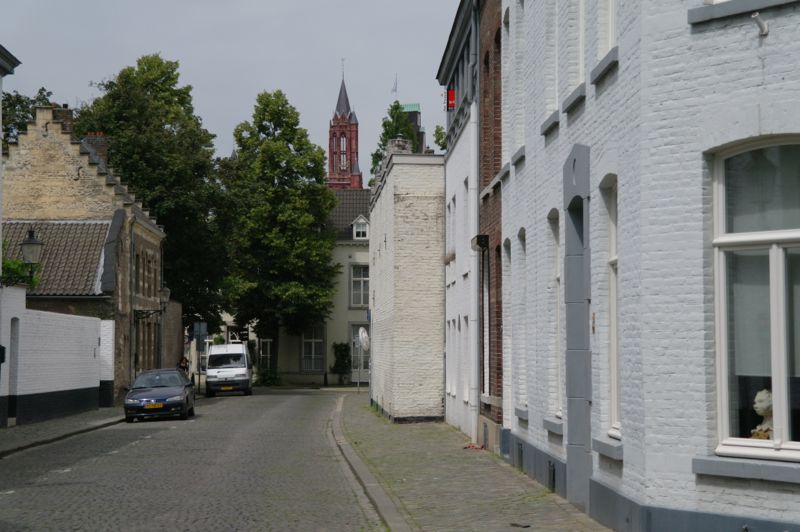 doorzicht Zwingelput - St. Janskerk